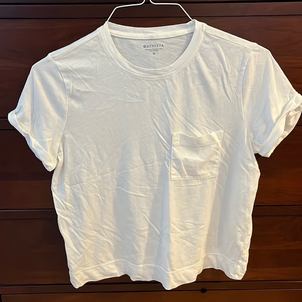 Athleta White Pocket Cuffed Sleeve T-Shirt - Size Medium